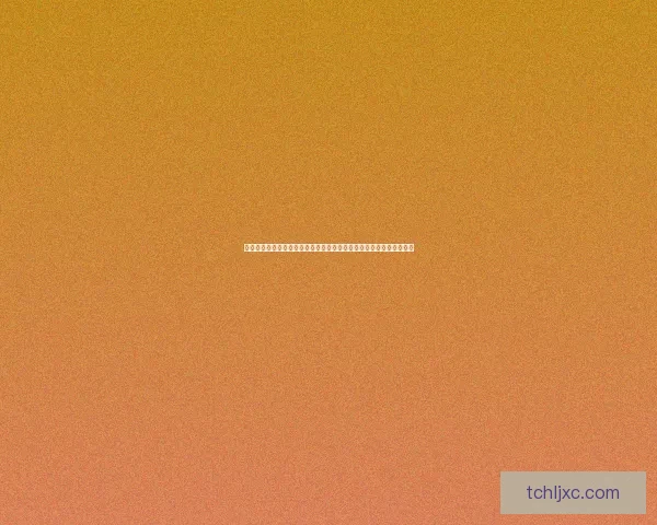 烟熏过的坠饰承载岁月痕迹与回忆的温暖光辉，时光在细节中悄然流淌